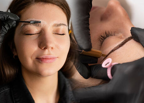Nie wiesz, czy wybrać laminację brwi czy microblading? Pomogę Ci podjąć decyzję!